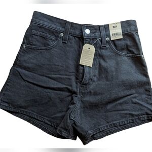 NWT Levi's shorts size 27